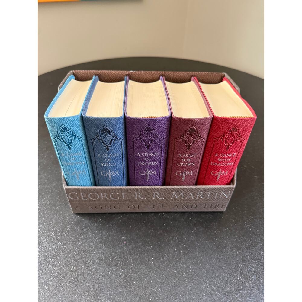 *NWOT* Game of Thrones Boxed set